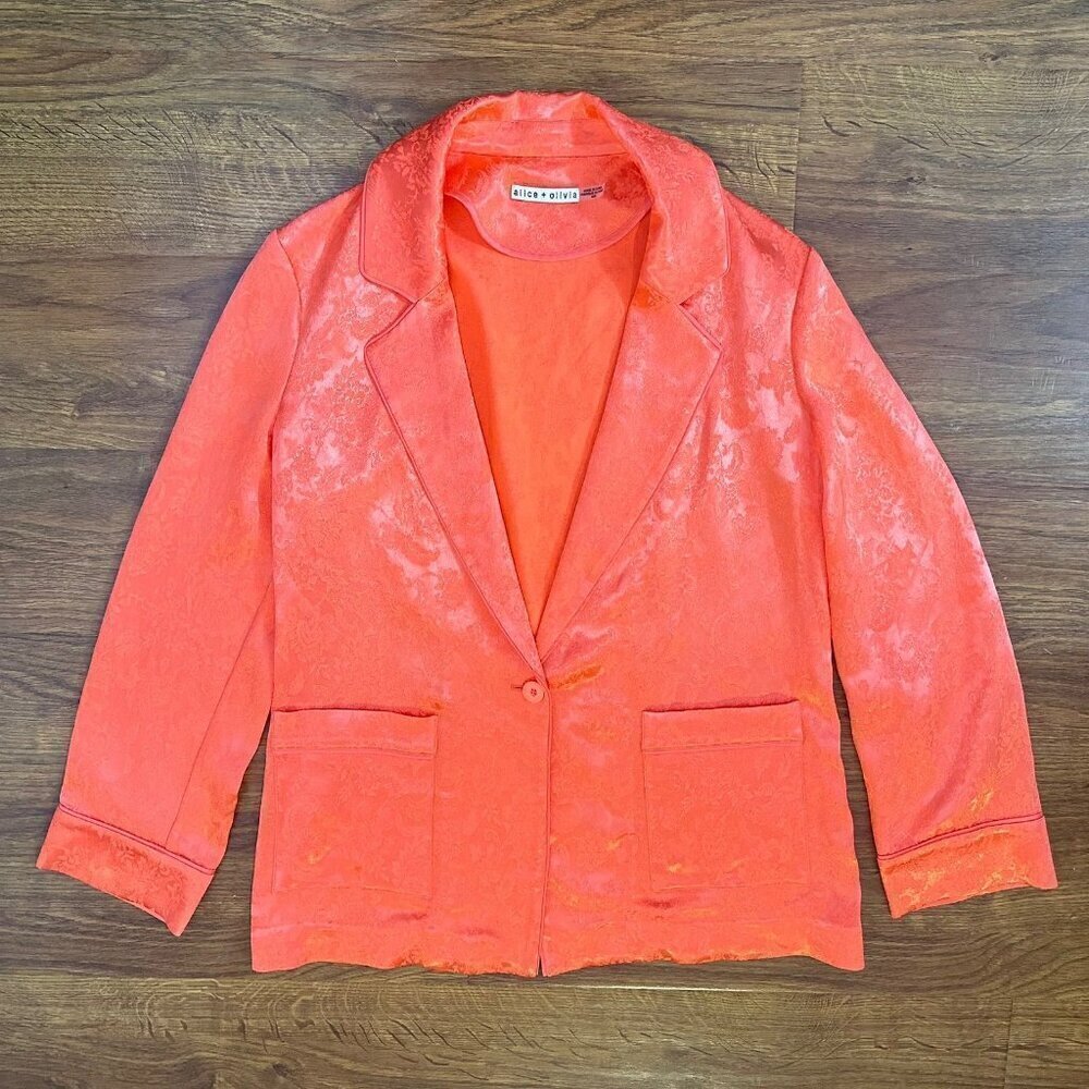 Alice + Olivia embossed Shanda pajama blazer with piping - Picture 3 of 7
